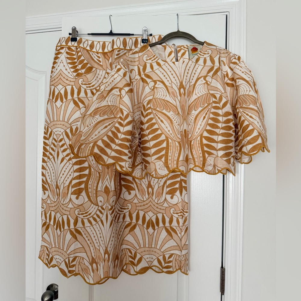 FARM Rio Nature botanic print and scallloped trim crop top and midi skirt - NWOT